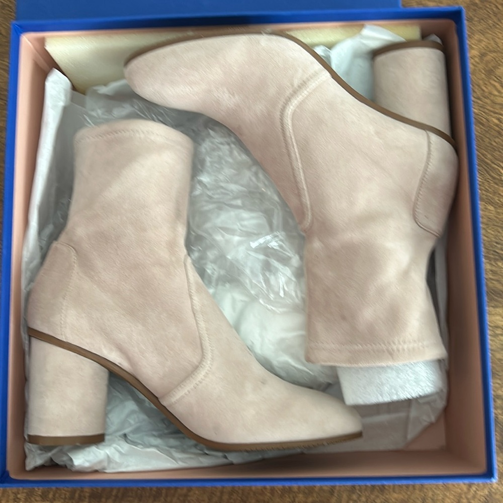 Stuart weitzman ounk suede booties 5.5